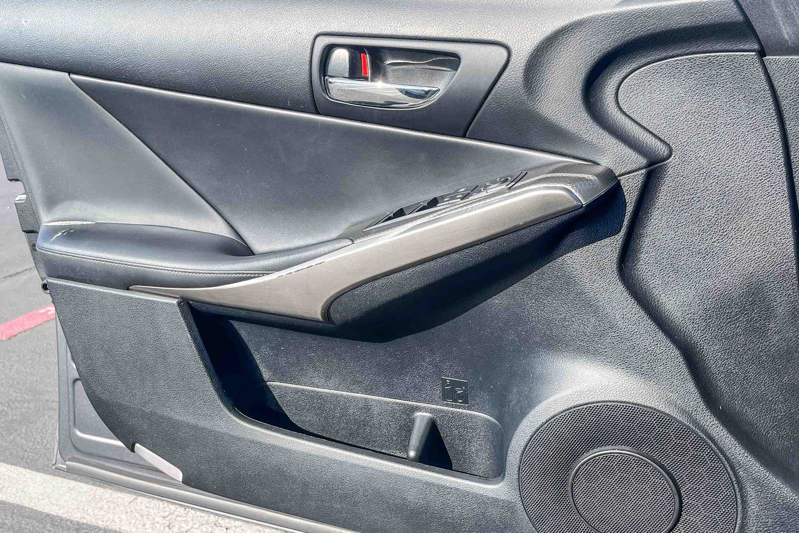 Thumbnail: 2014 Lexus IS - 18