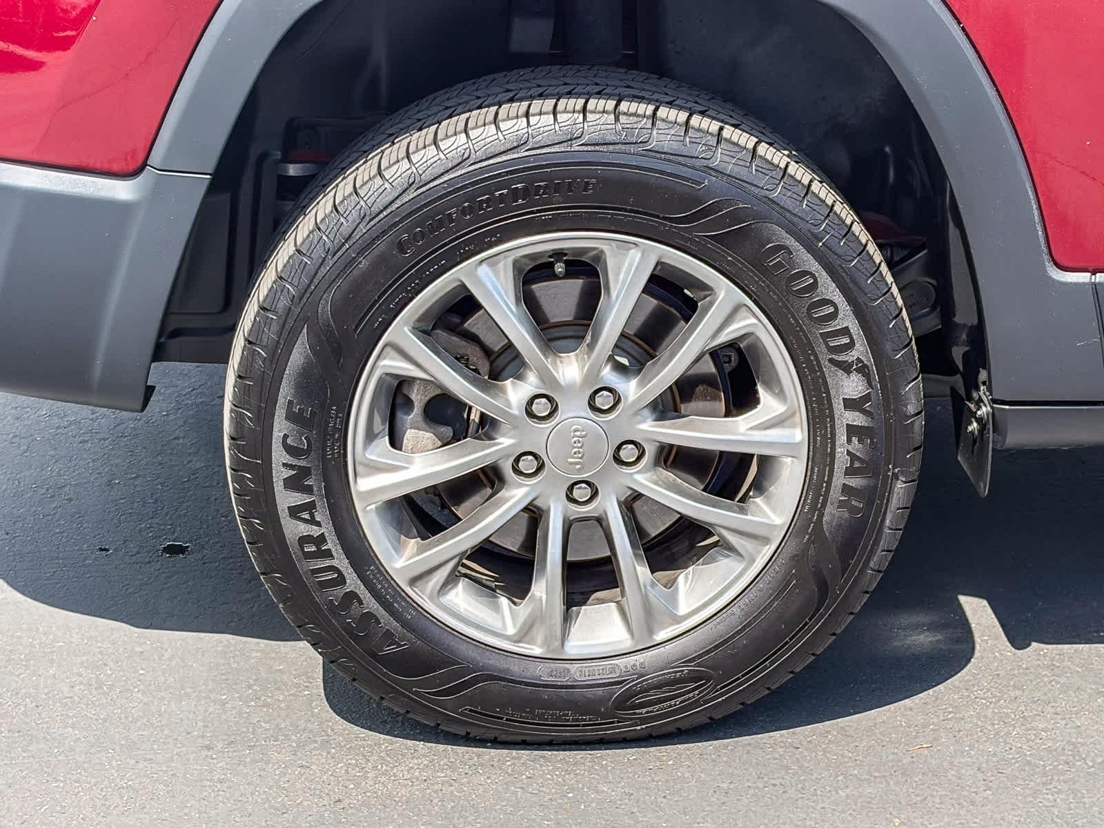 Thumbnail: 2019 Jeep Cherokee - 10