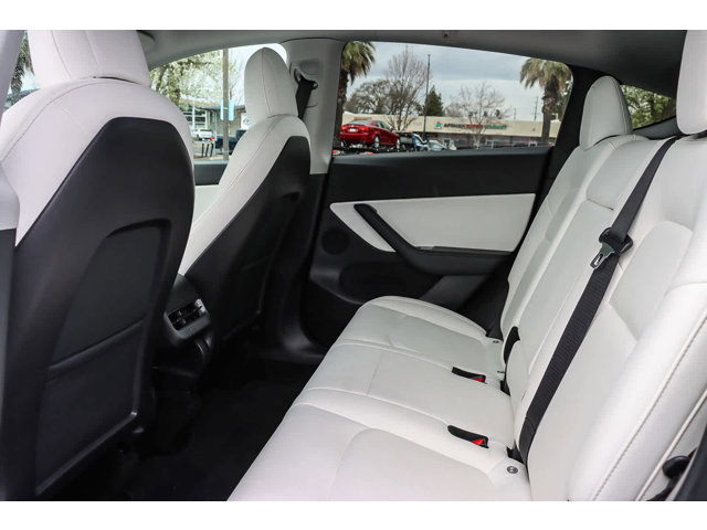 2021 Tesla Model Y Standard Range 18