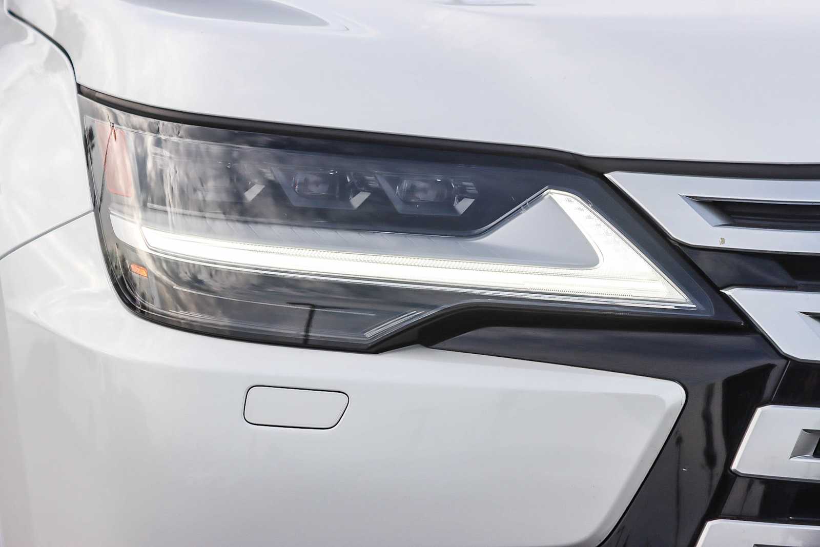 Thumbnail: 2023 Lexus LX - 7