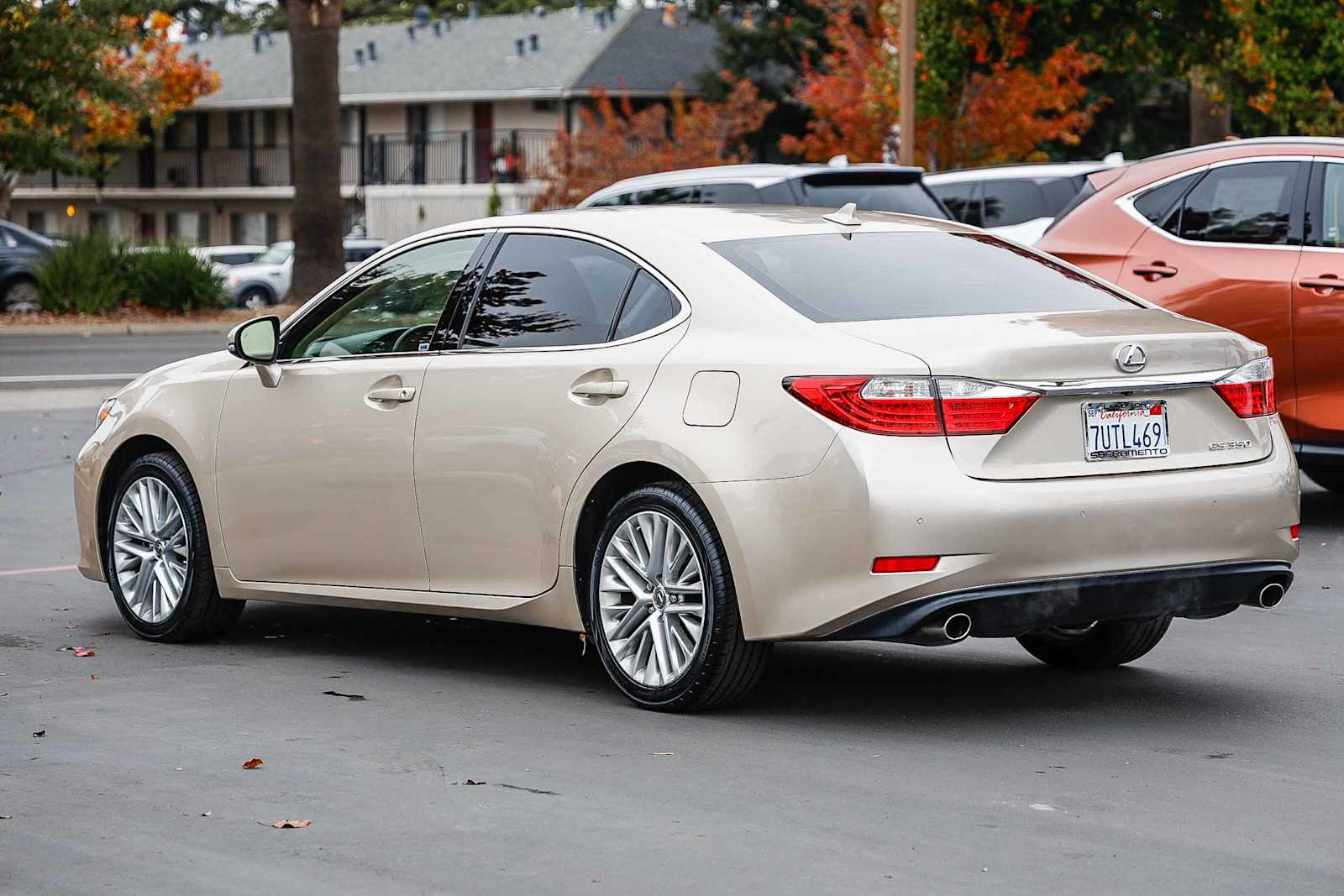 Thumbnail: 2013 Lexus ES - 2