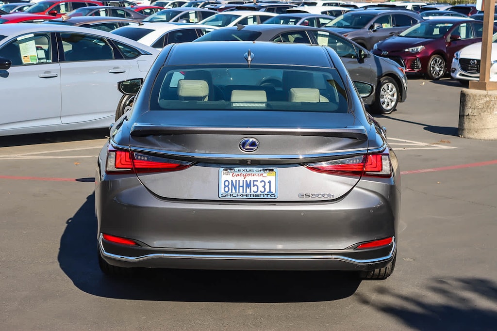 Certified 2019 Lexus ES 300h Premium Sedan