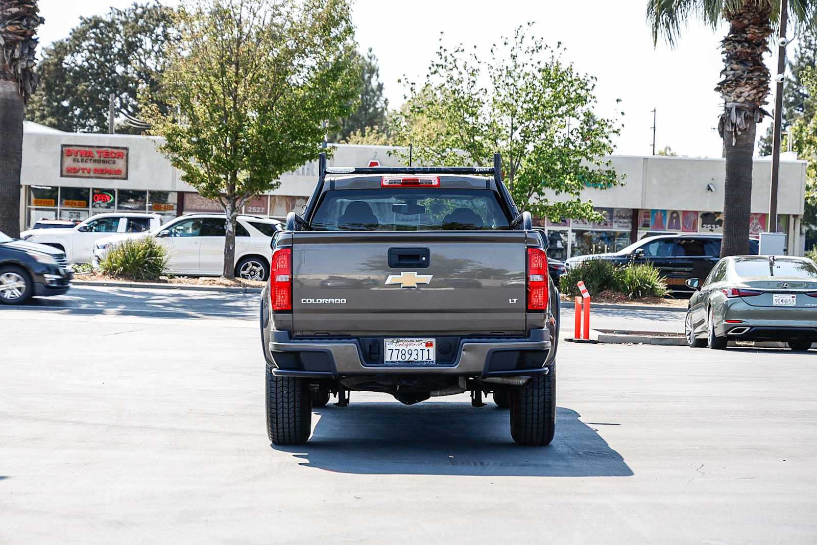 Thumbnail: 2015 Chevrolet Colorado - 3