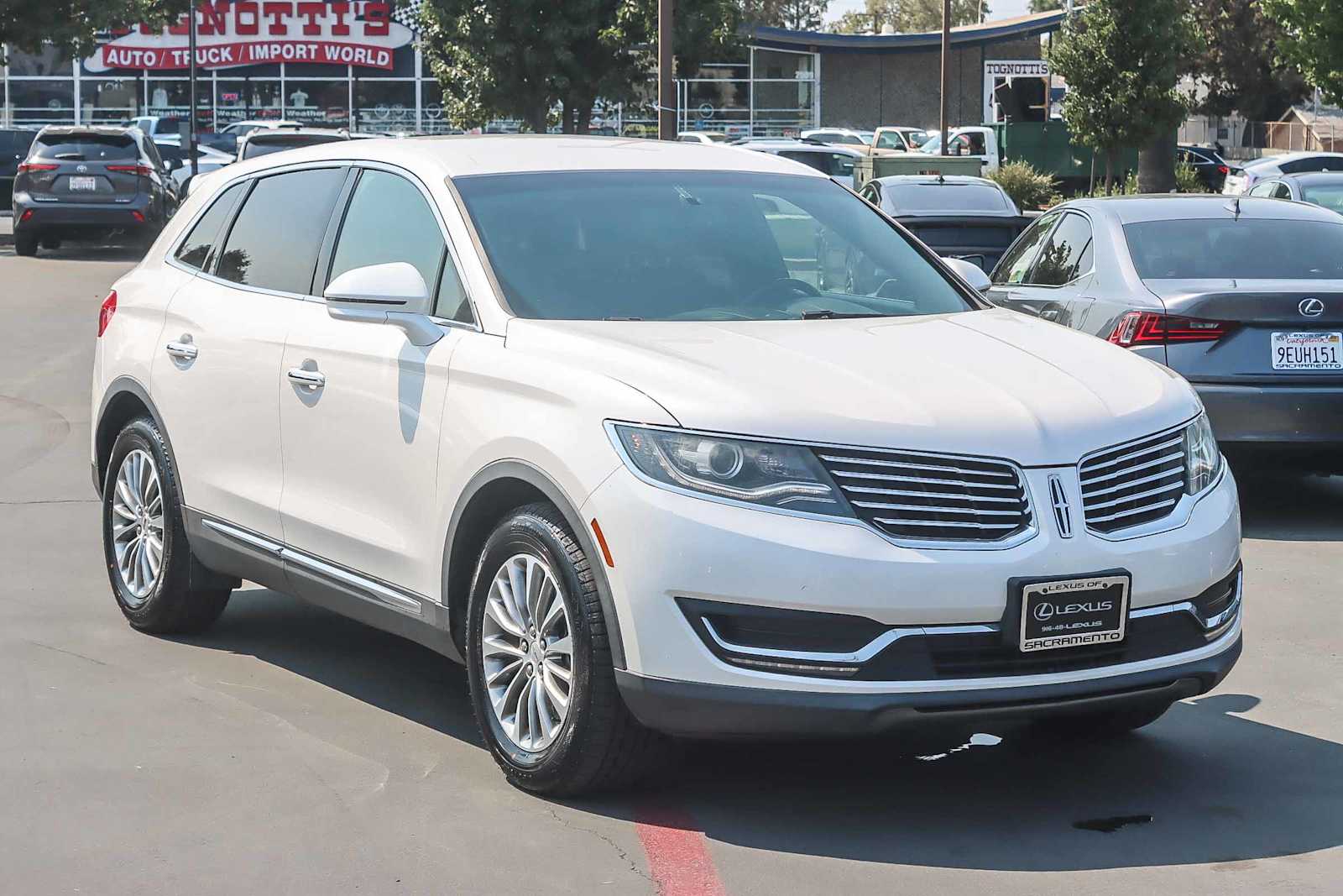 Thumbnail: 2017 Lincoln MKX - 5