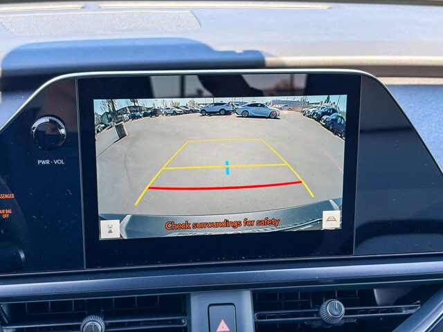 Thumbnail: 2026 Lexus UX - 26