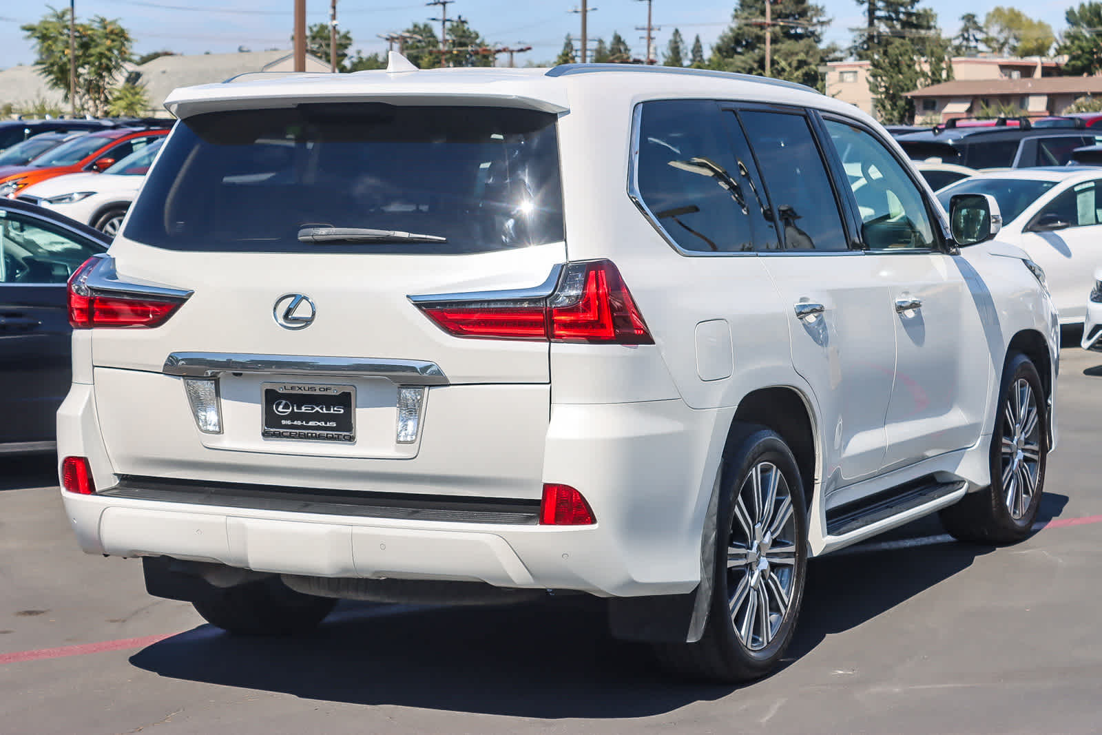Thumbnail: 2016 Lexus LX - 4