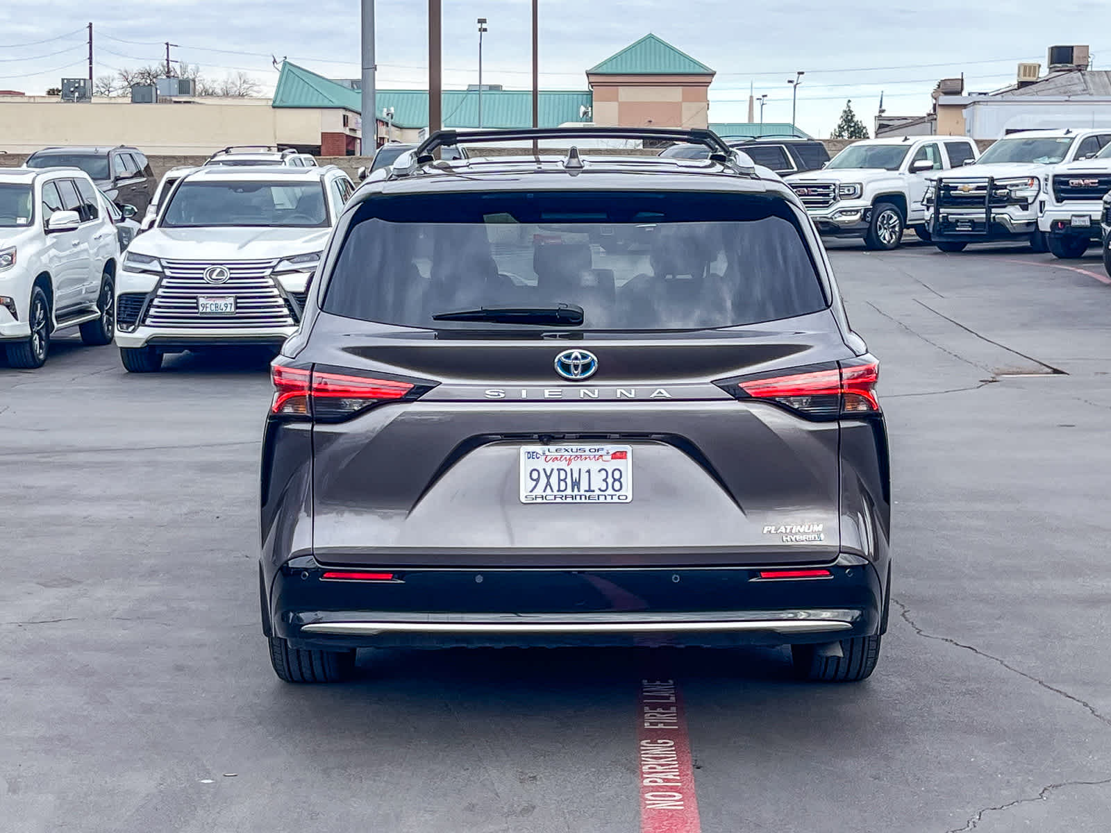 Thumbnail: 2024 Toyota Sienna - 3