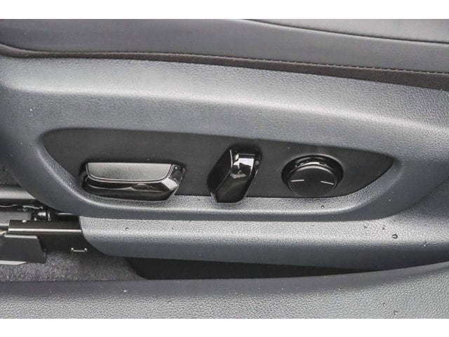 Thumbnail: 2025 Lexus ES - 21