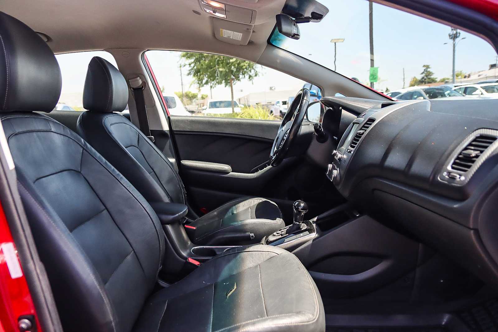 Thumbnail: 2017 Kia Forte - 15