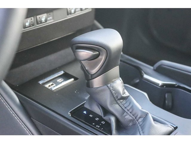 Thumbnail: 2025 Lexus ES - 20