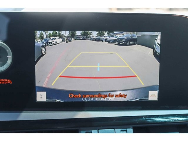 Thumbnail: 2025 Lexus ES - 25