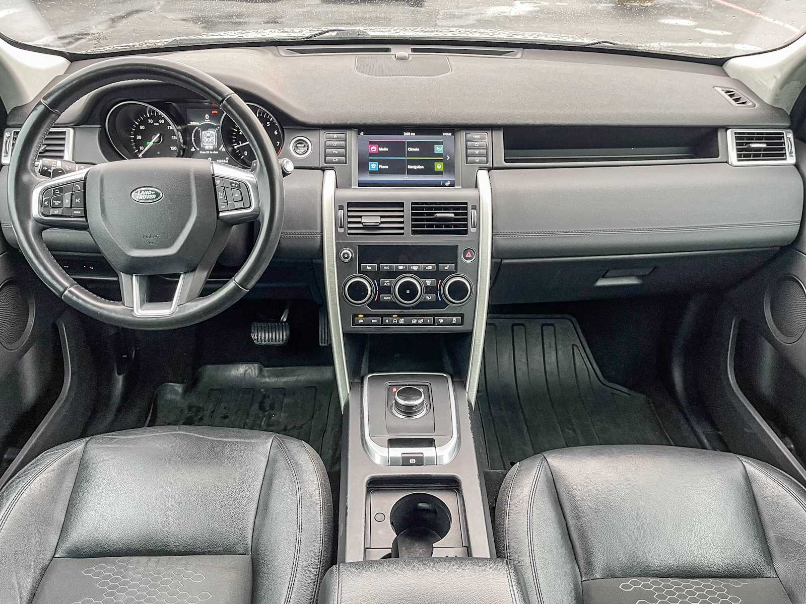 Thumbnail: 2017 Land Rover Discovery Sport - 11