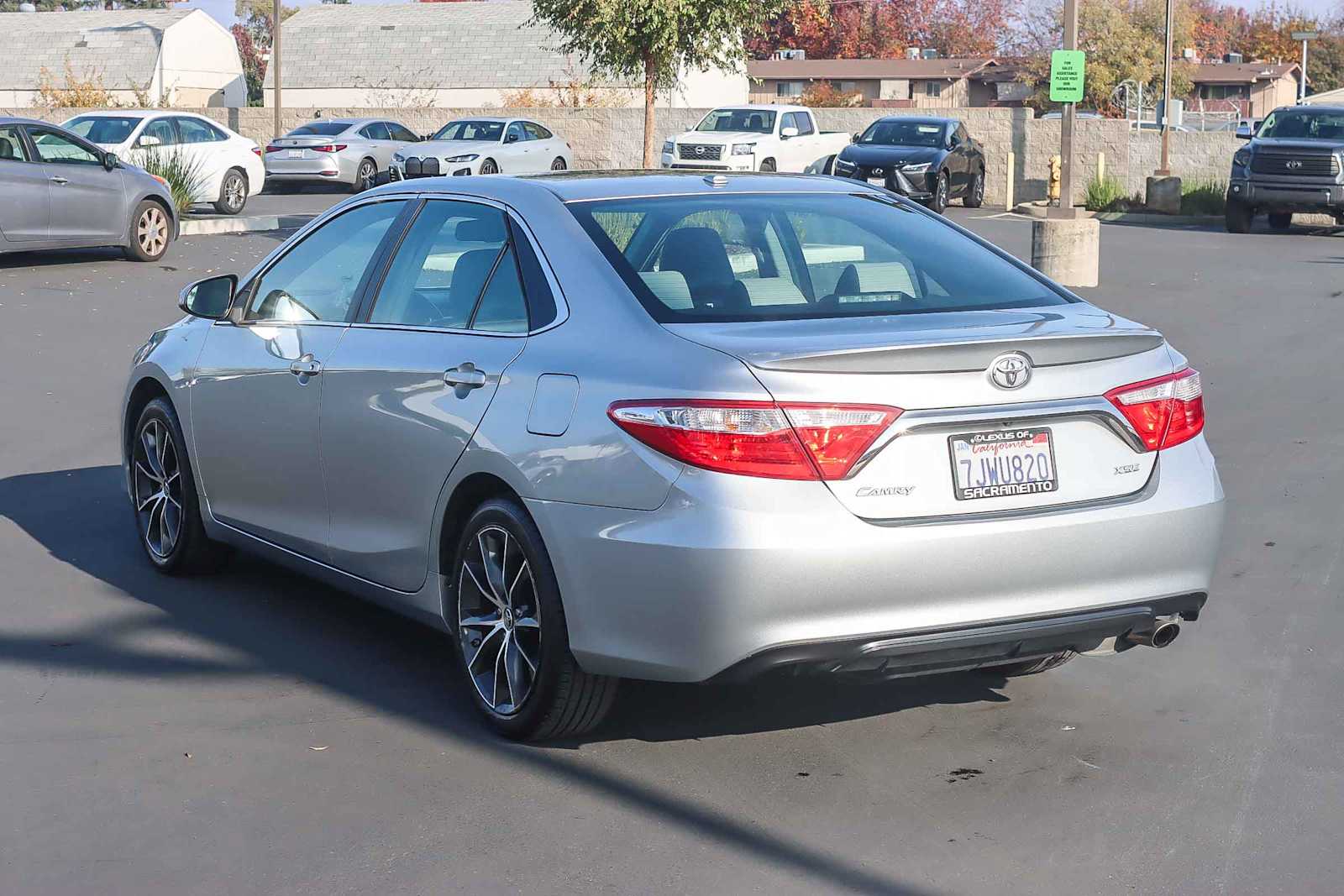 2015 Toyota Camry XSE photo 2