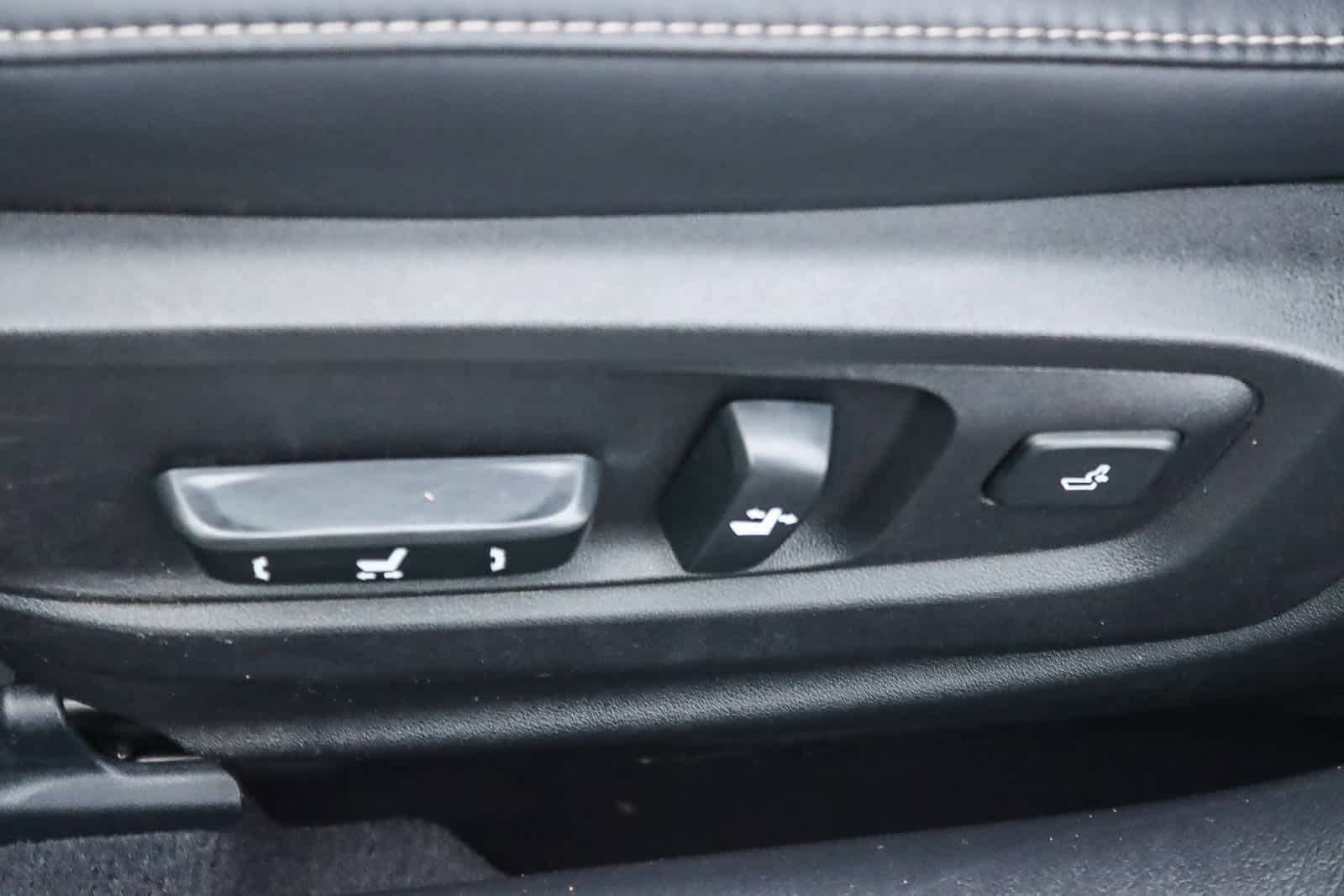 Thumbnail: 2017 Lexus ES - 21