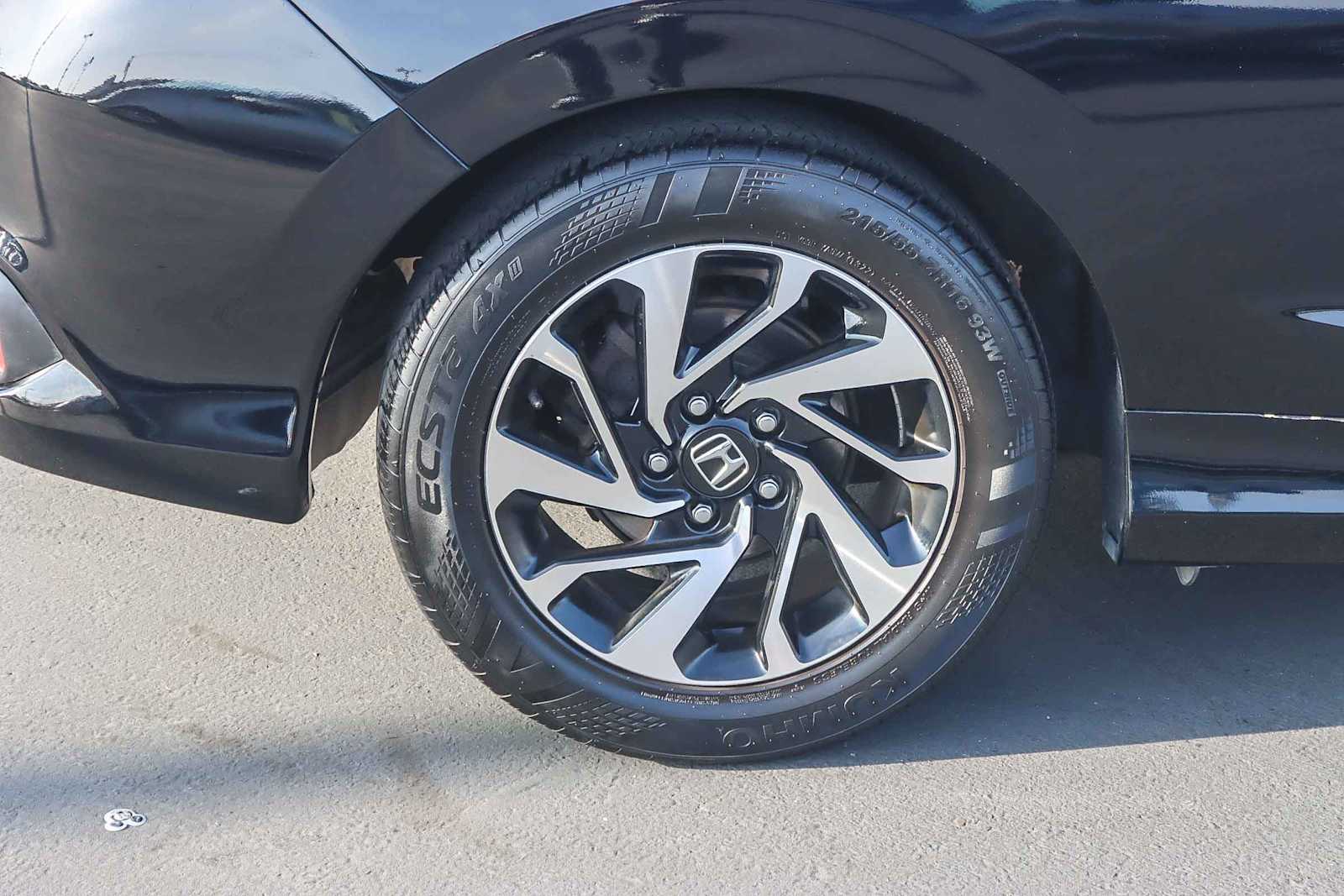 Thumbnail: 2016 Honda Civic - 10