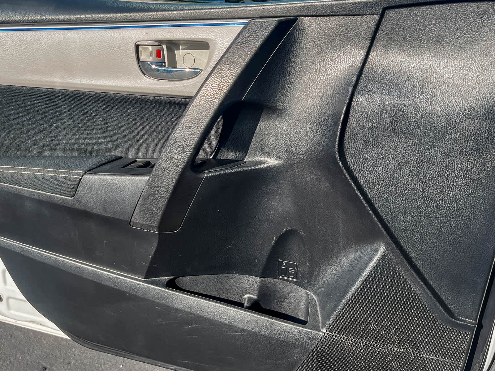 Thumbnail: 2015 Toyota Corolla - 19