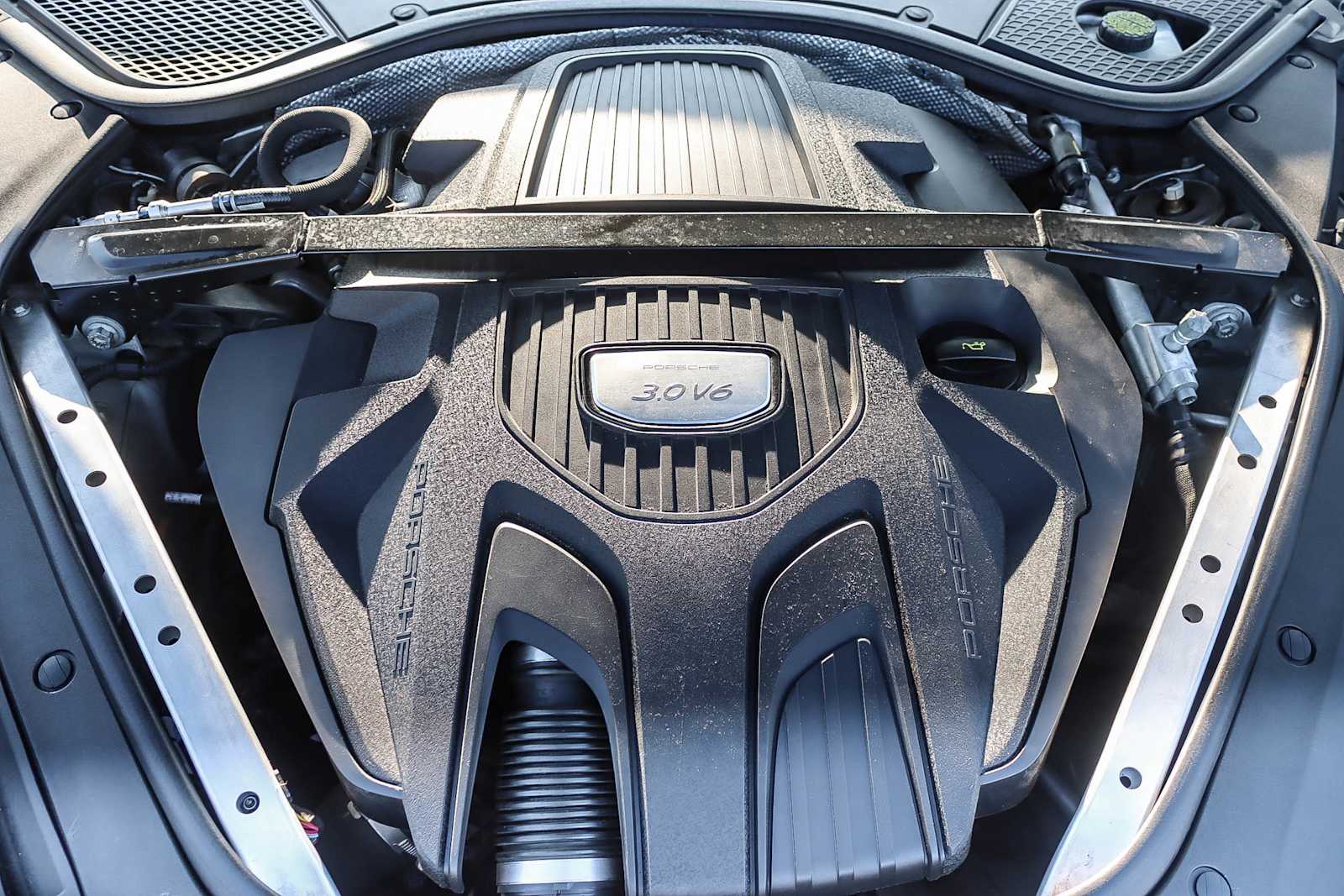 Thumbnail: 2018 Porsche Panamera - 27