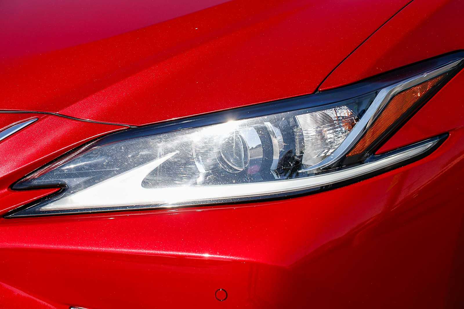 Thumbnail: 2019 Lexus ES - 8