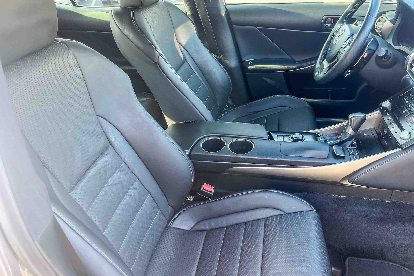 Thumbnail: 2014 Lexus IS - 14