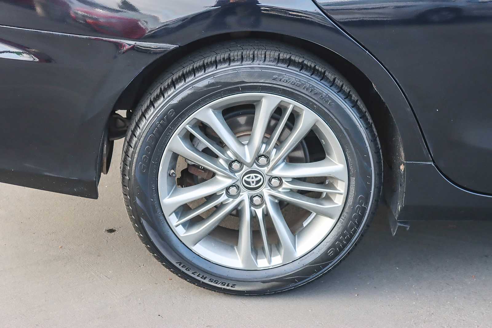 Thumbnail: 2017 Toyota Camry - 10