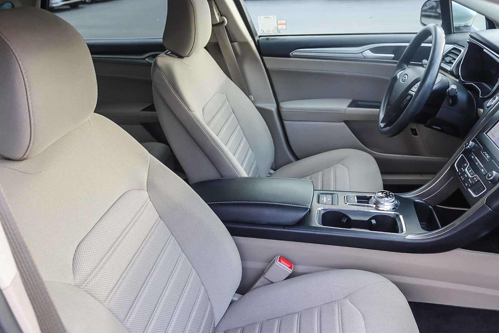 Thumbnail: 2020 Ford Fusion - 15