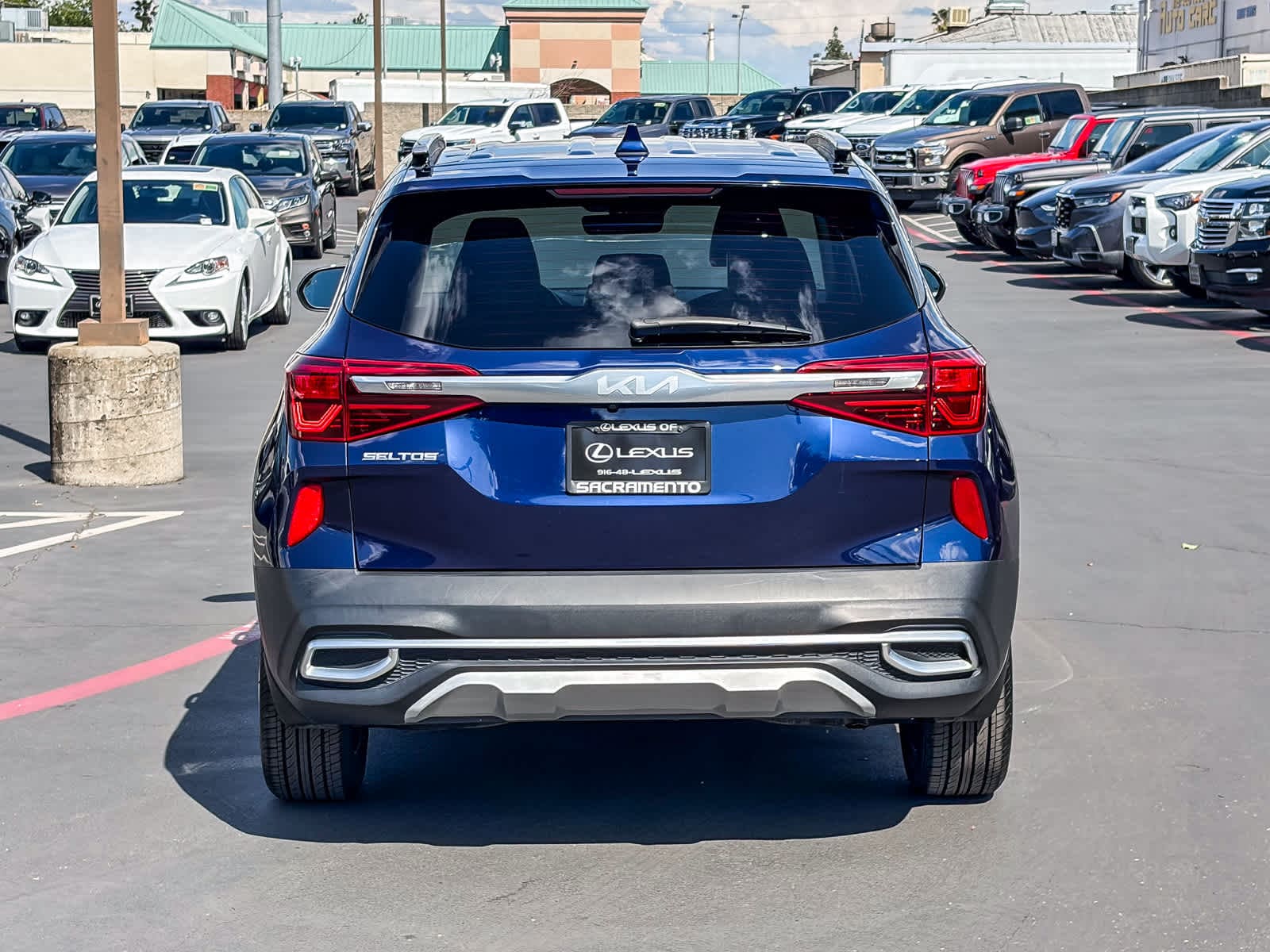 2023 Kia Seltos EX photo 2