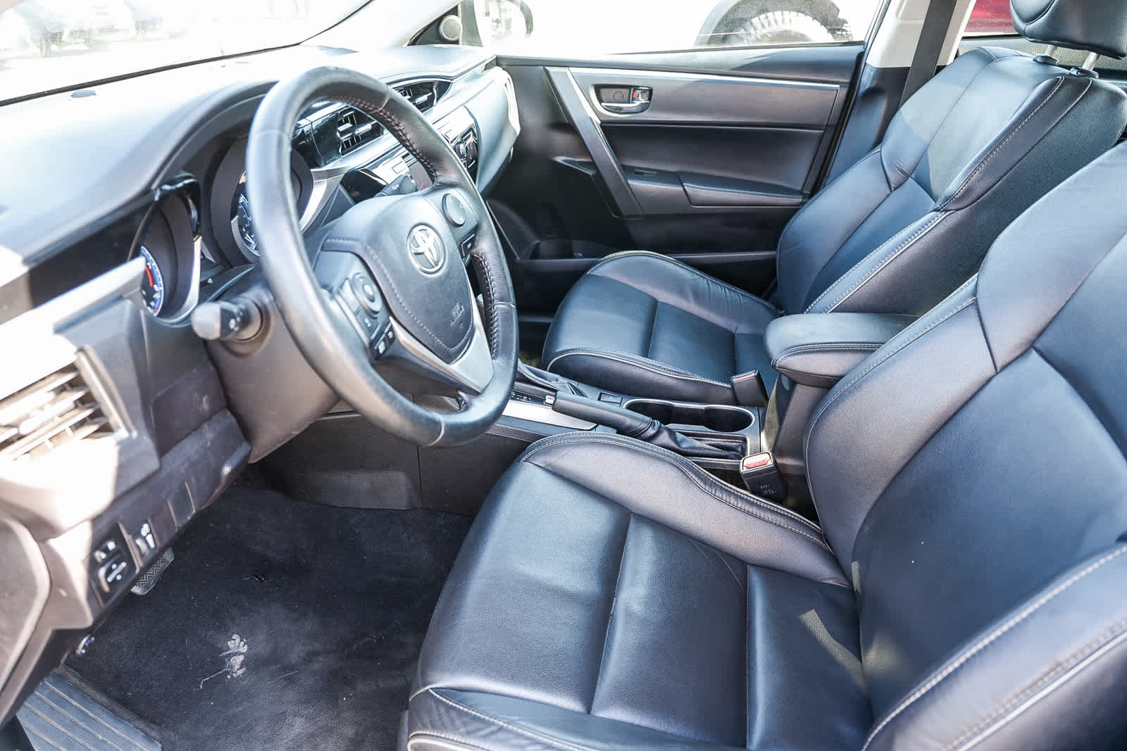 Thumbnail: 2015 Toyota Corolla - 24