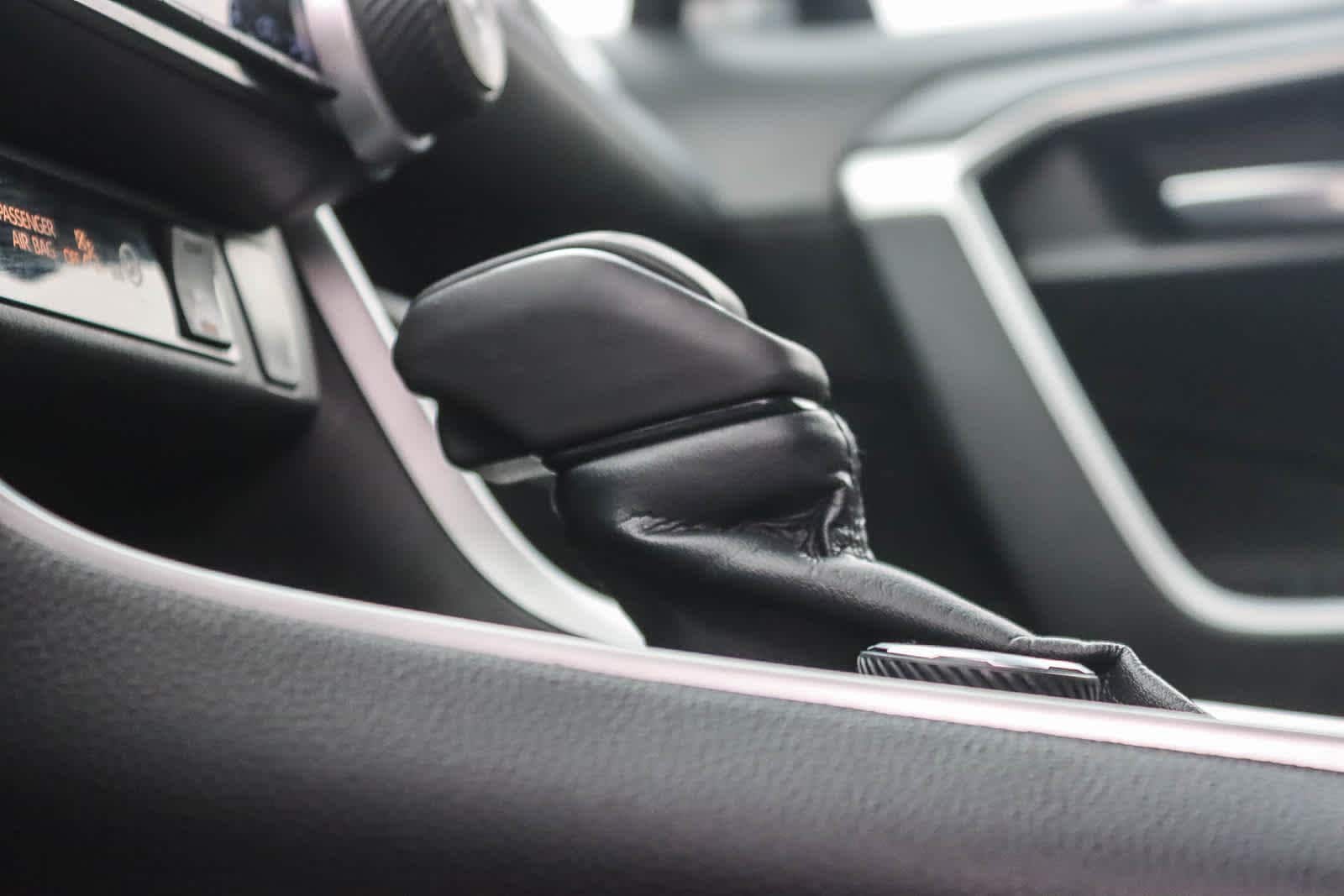 Thumbnail: 2022 Toyota RAV4 - 21