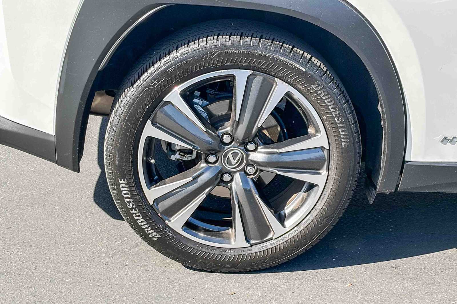 Thumbnail: 2020 Lexus UX - 10