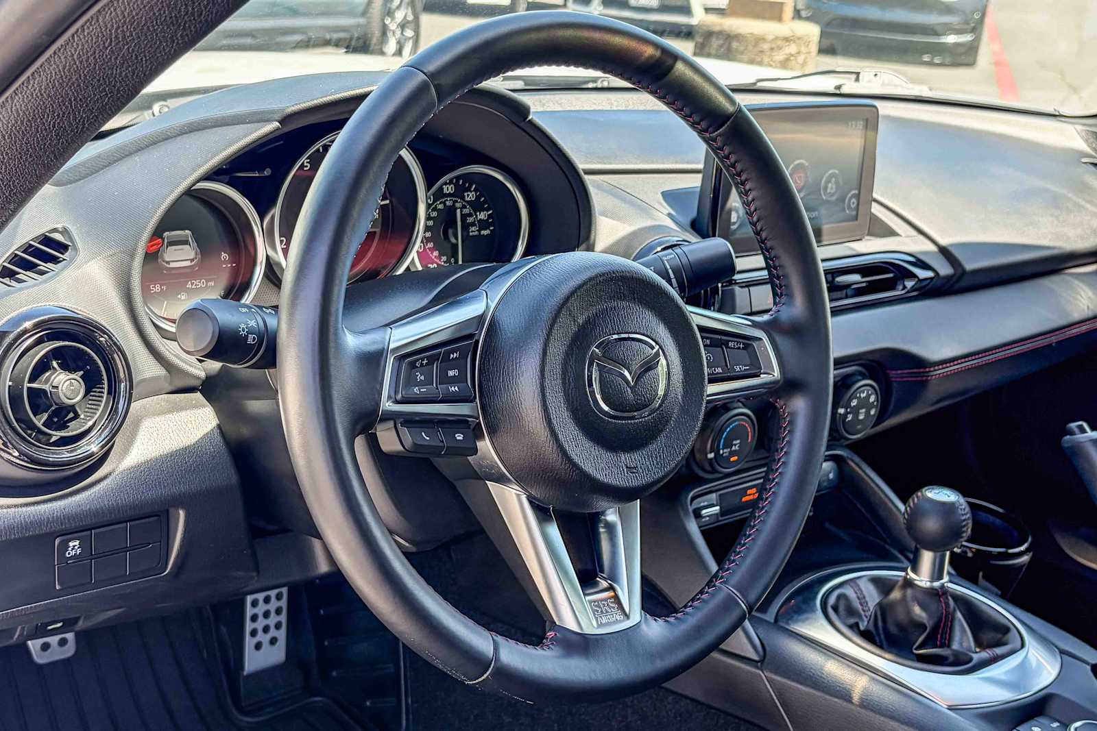 Thumbnail: 2019 Mazda MX-5 Miata - 14