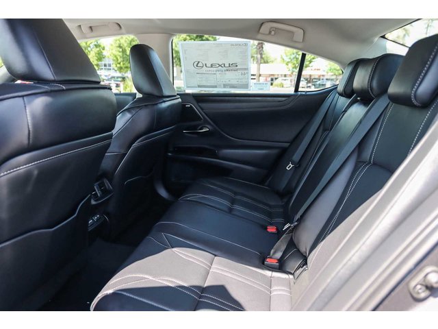 Thumbnail: 2025 Lexus ES - 21