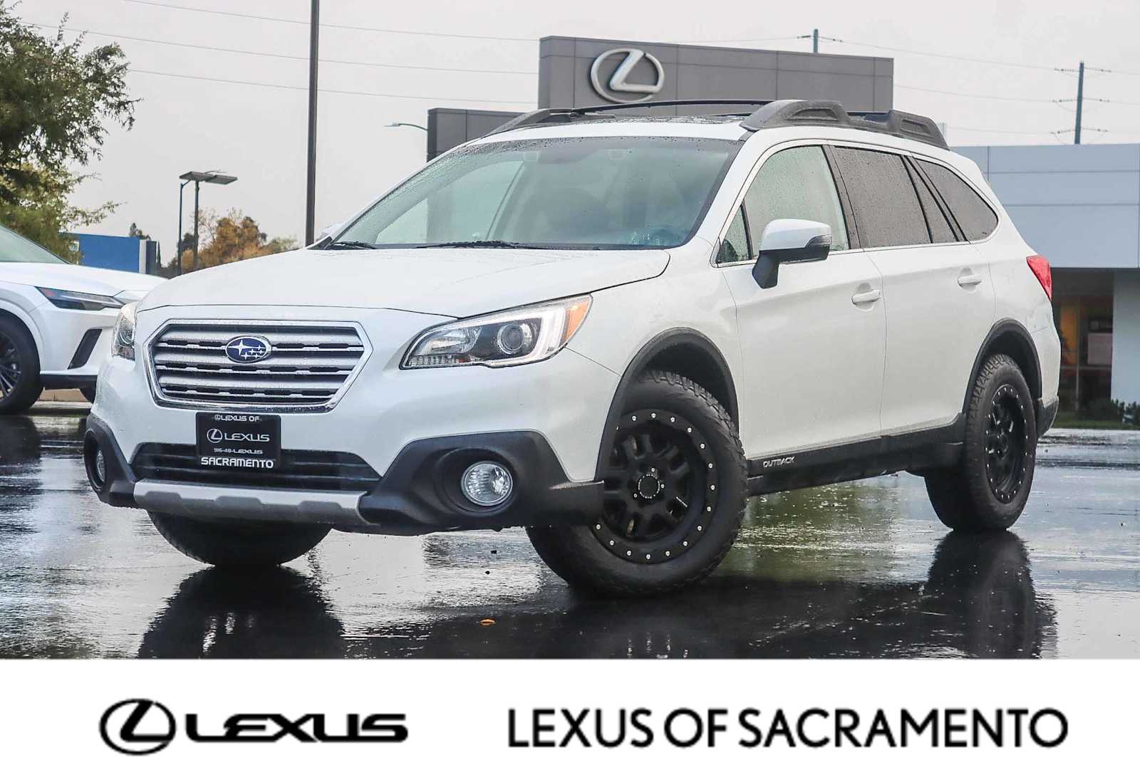 2016 Subaru Outback Limited's photo