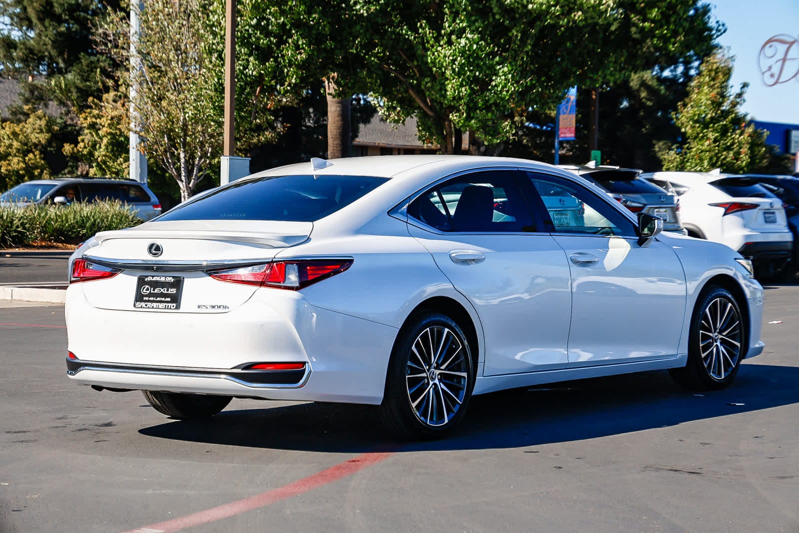 Thumbnail: 2023 Lexus ES - 4