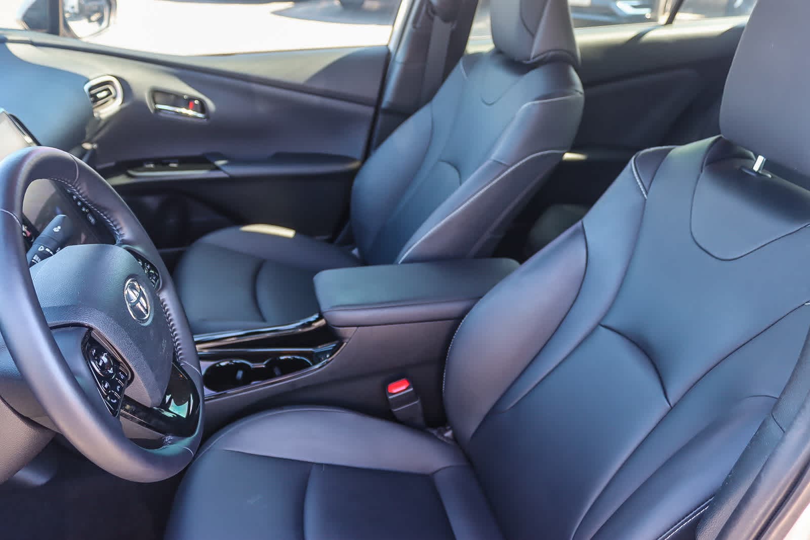 Thumbnail: 2022 Toyota Prius Prime - 16