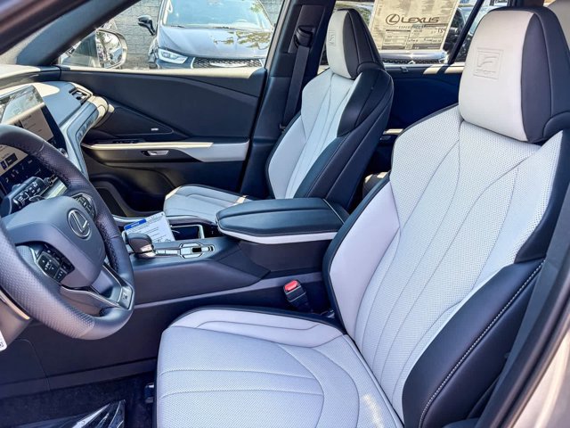 2026 Lexus TX 500h F-Sport Premium - Photo 18