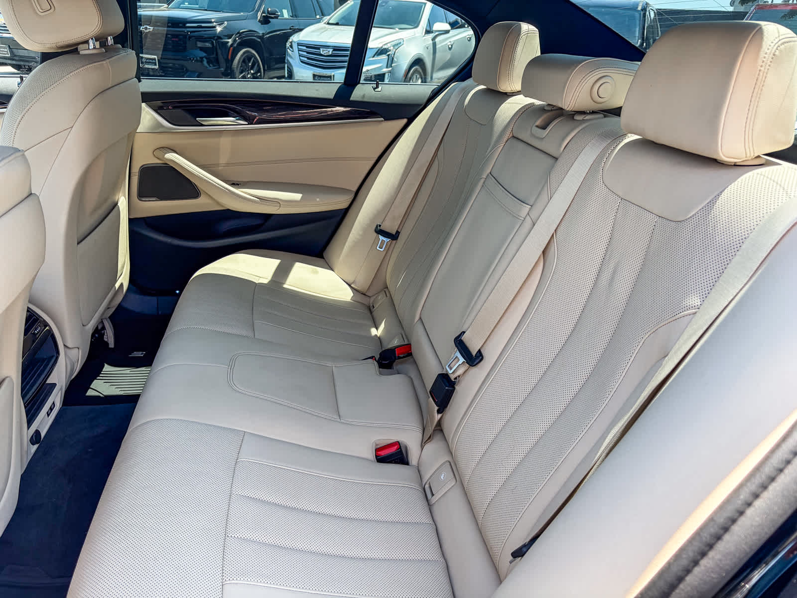 Thumbnail: 2021 BMW 5 Series - 17