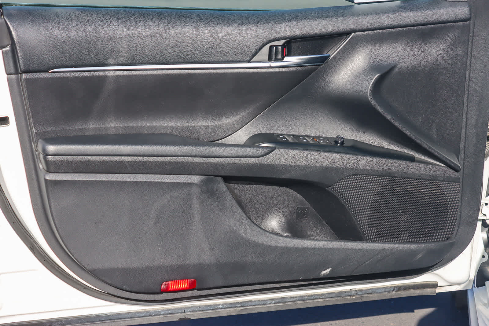 Thumbnail: 2020 Toyota Camry - 16