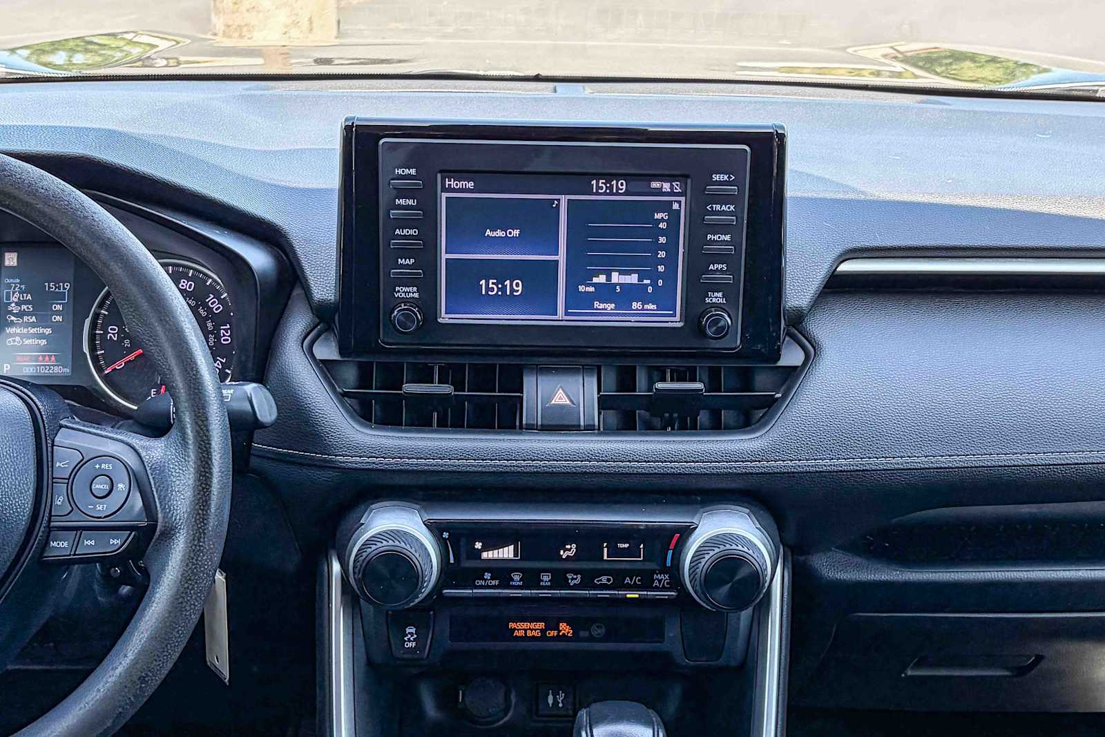 Thumbnail: 2019 Toyota RAV4 - 12