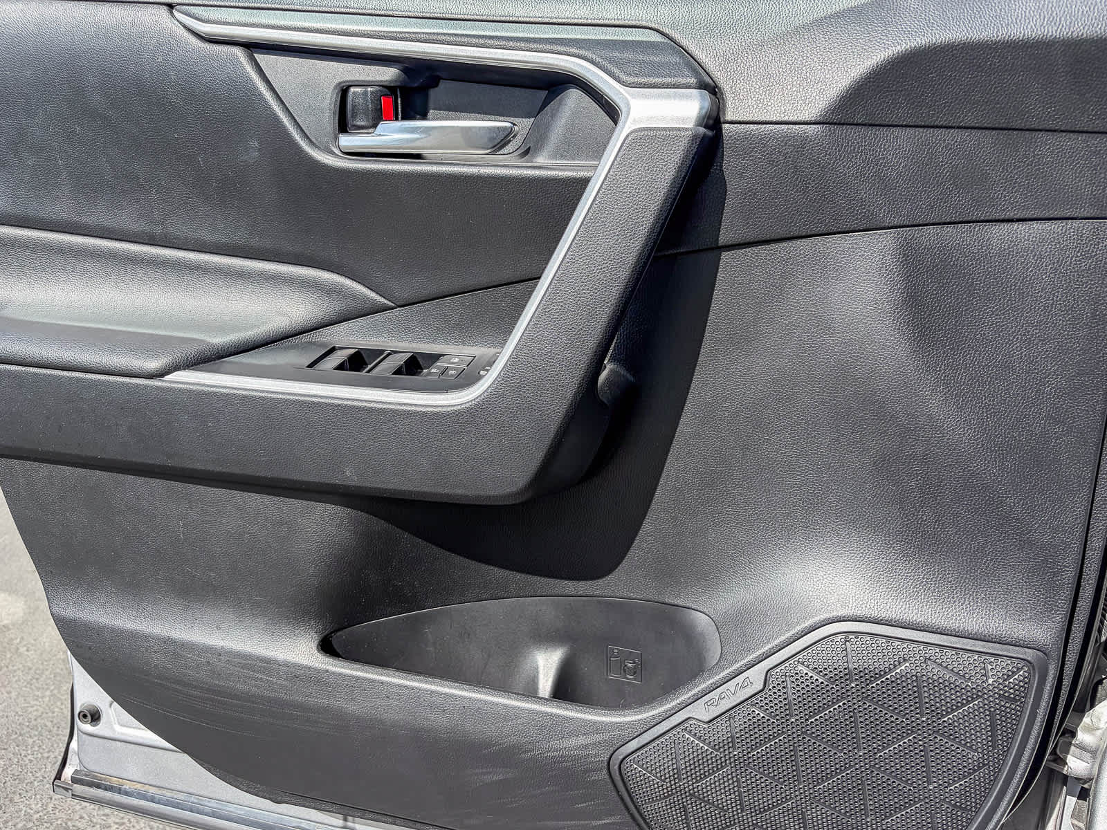 Thumbnail: 2021 Toyota RAV4 - 20