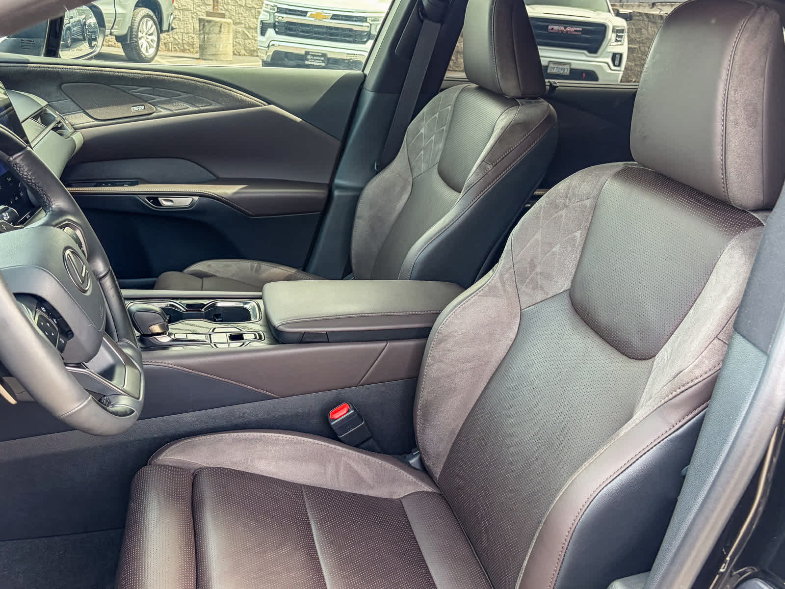 Thumbnail: 2024 Lexus RX - 16