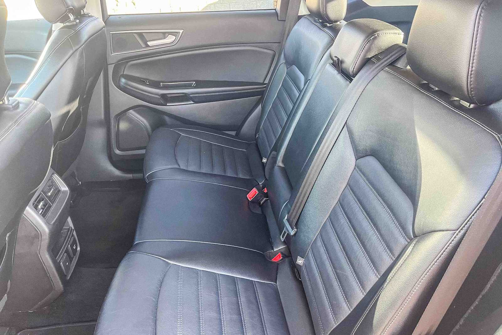 Thumbnail: 2015 Ford Edge - 17