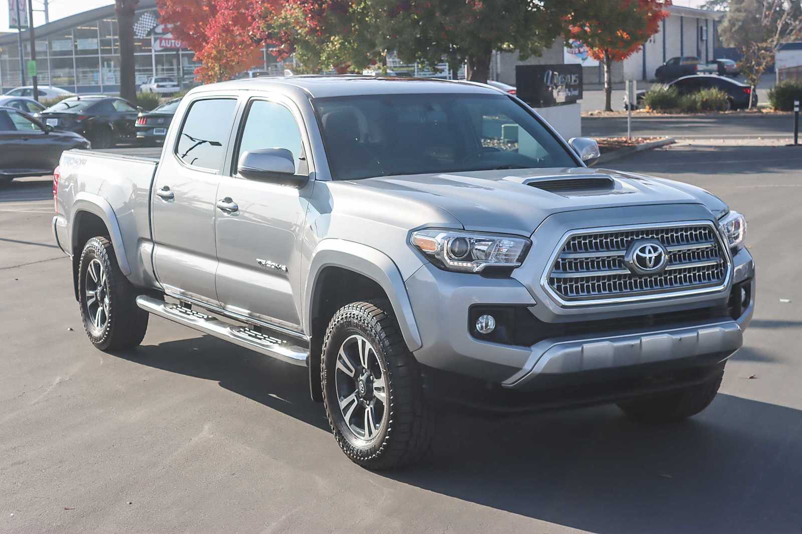 Thumbnail: 2016 Toyota Tacoma - 5