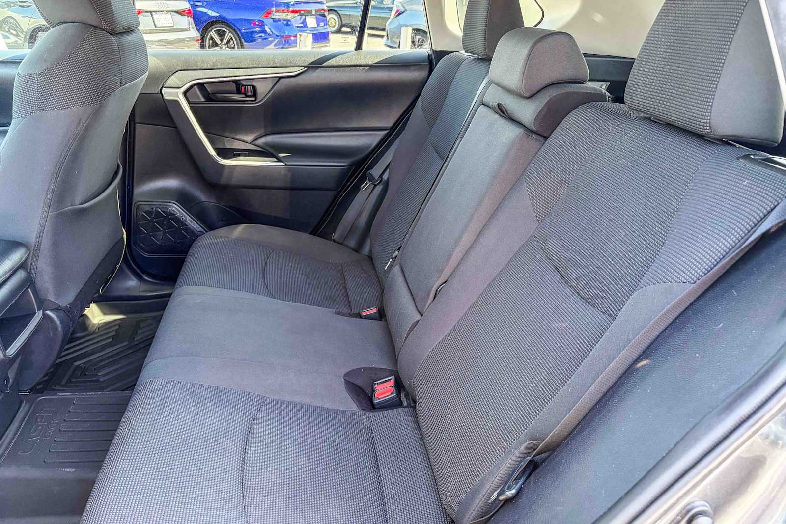 Thumbnail: 2019 Toyota RAV4 - 17