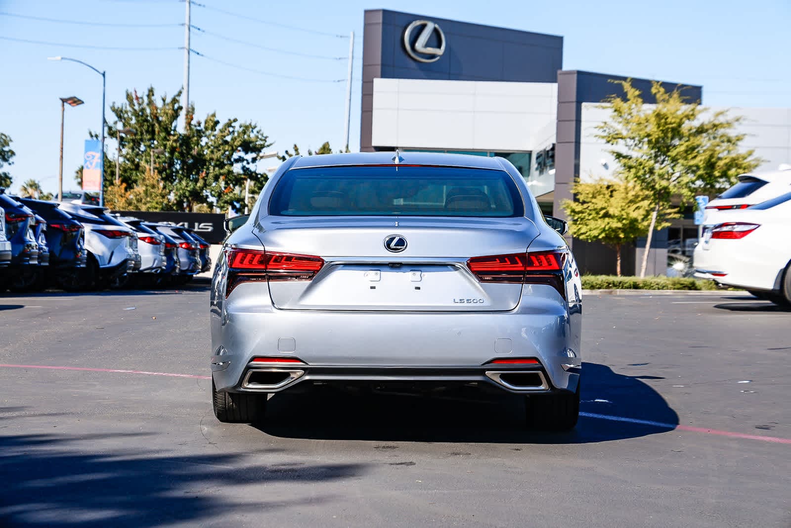 Thumbnail: 2023 Lexus LS - 3
