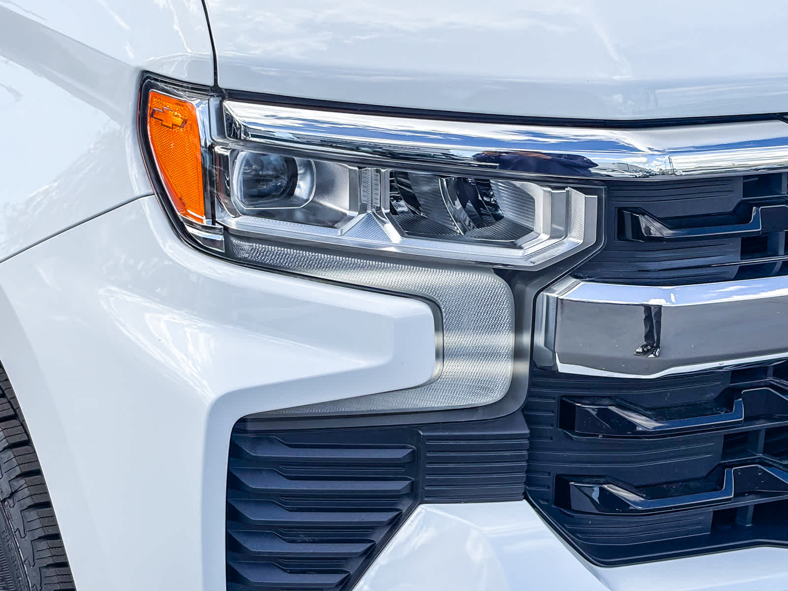 2025 Chevrolet Silverado 1500 LT w/1LT photo 6