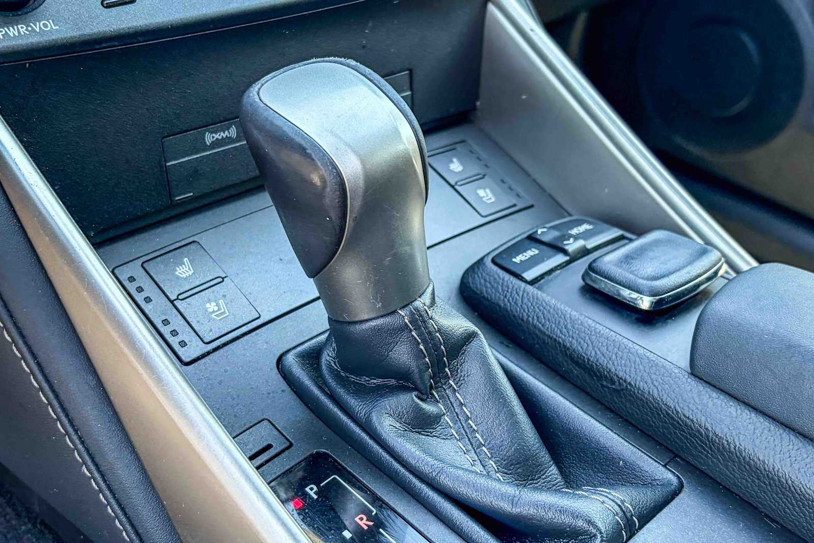 Thumbnail: 2015 Lexus IS - 18