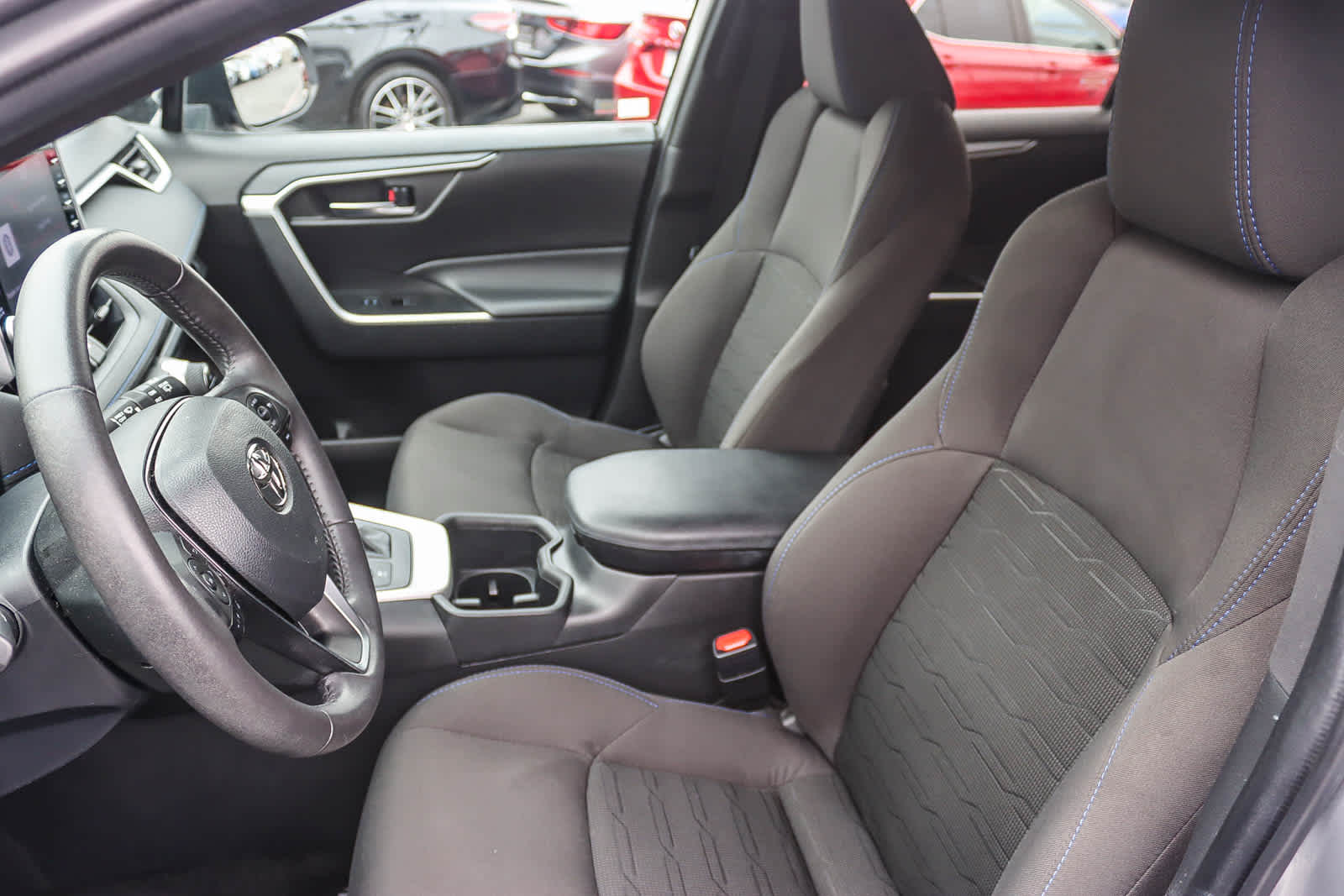 Thumbnail: 2022 Toyota RAV4 - 16