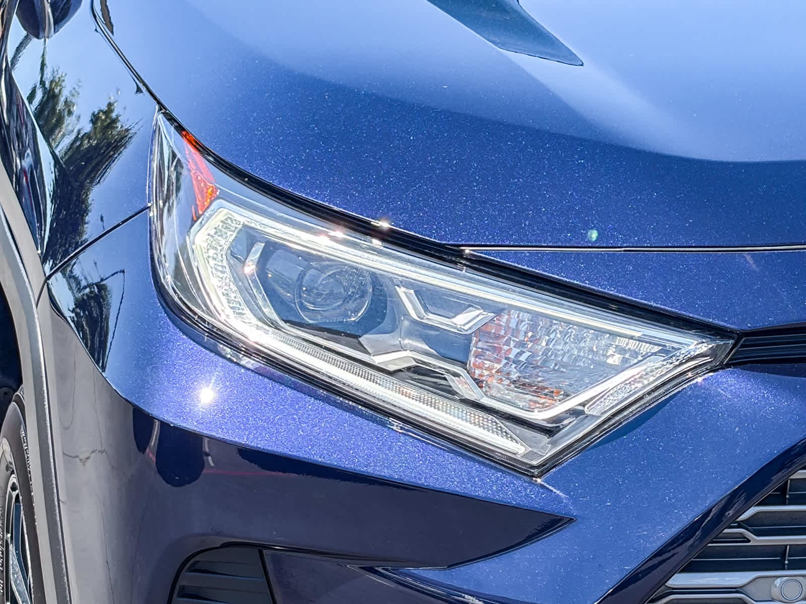 2020 Toyota RAV4 Hybrid Limited photo 6
