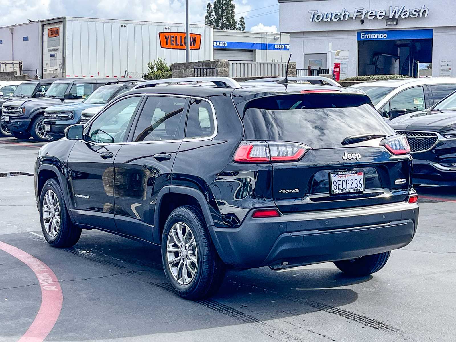 Thumbnail: 2019 Jeep Cherokee - 2