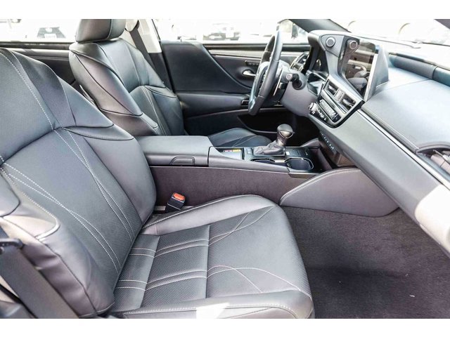 Thumbnail: 2025 Lexus ES - 20